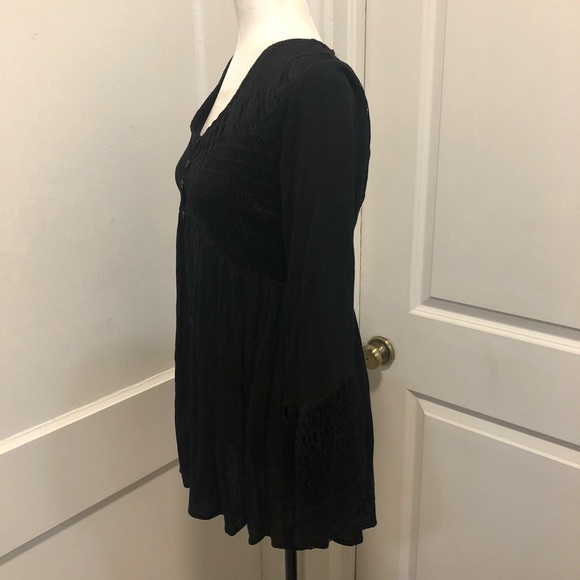 Ladies button up top size medium - Picture 2 of 7